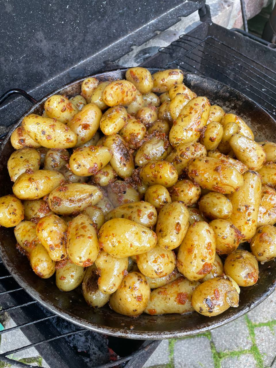 Keptos bulvytės ant grotelių